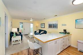 Sandpiper s Perch 1 4 Mile From Beach With Pool