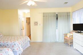 Sandpiper s Perch 1 4 Mile From Beach With Pool