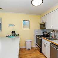 Sandpiper s Perch 1 4 Mile From Beach With Pool