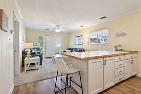 Sandpiper s Perch 1 4 Mile From Beach With Pool