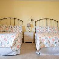 Sandpiper s Perch 1 4 Mile From Beach With Pool