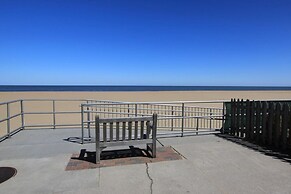 Shore to Please Condo With Pool Views of Beach