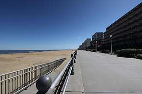 Shore to Please Condo With Pool Views of Beach