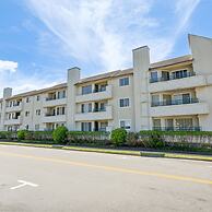 Shore to Please Condo With Pool Views of Beach