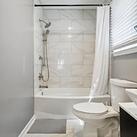 Buckroe Retreat Family Haven Near the Beach