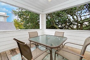 Coral Cottage- min From Beach Park With King bed