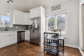 Coral Cottage- min From Beach Park With King bed