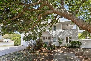 Coral Cottage- min From Beach Park With King bed