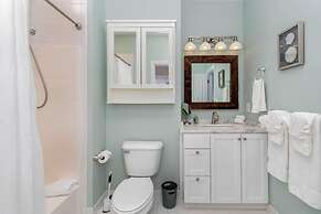 Coral Cottage- min From Beach Park With King bed