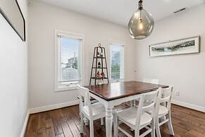 Coral Cottage- min From Beach Park With King bed