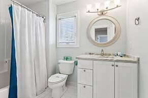 Coral Cottage- min From Beach Park With King bed