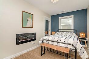 The Graceful Pelican Lakeview w Kayaks and Trail