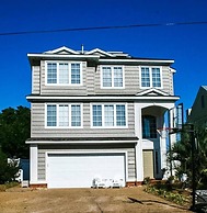 Coastal Escape w Pool Pool Table Walk to Beach