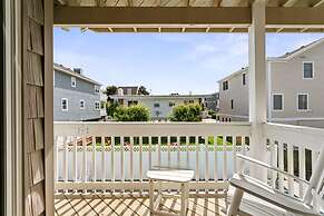 Coastal Escape w Pool Pool Table Walk to Beach