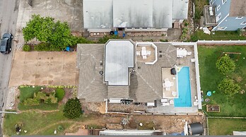 Coastal Escape w Pool Pool Table Walk to Beach