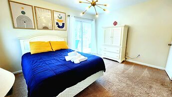 Enjoy Sunny Daze Private Pool Walk to Beach