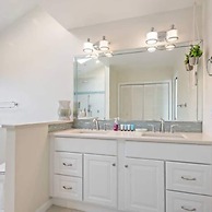 Enjoy Sunny Daze Private Pool Walk to Beach