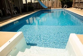 Enjoy Sunny Daze Private Pool Walk to Beach