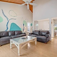 Enjoy Sunny Daze Private Pool Walk to Beach