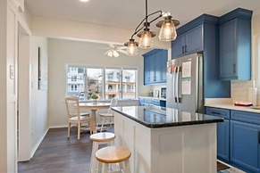 Enjoy Sunny Daze Private Pool Walk to Beach