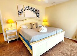 Enjoy Sunny Daze Private Pool Walk to Beach