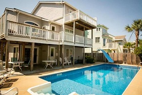 Enjoy Sunny Daze Private Pool Walk to Beach