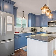 Enjoy Sunny Daze Private Pool Walk to Beach