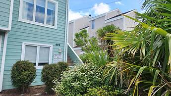 Enjoy Sunny Daze Private Pool Walk to Beach