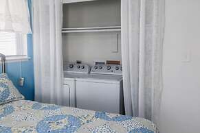 Beautiful Sea Gem - Condo 1 4 mi From Beach w Pool