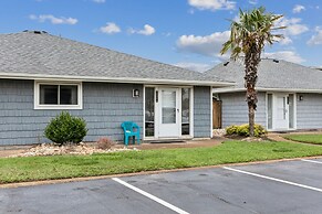 Beautiful Sea Gem - Condo 1 4 mi From Beach w Pool