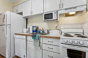 Beautiful Sea Gem - Condo 1 4 mi From Beach w Pool