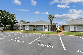 Beautiful Sea Gem - Condo 1 4 mi From Beach w Pool