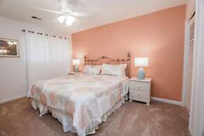 Beautiful Sea Gem - Condo 1 4 mi From Beach w Pool