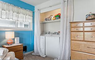 Beautiful Sea Gem - Condo 1 4 mi From Beach w Pool