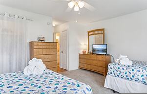 Beautiful Sea Gem - Condo 1 4 mi From Beach w Pool