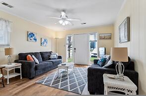 Beautiful Sea Gem - Condo 1 4 mi From Beach w Pool