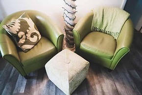 Retro Turtle Reef Condo 1 Block From Beach w Pool