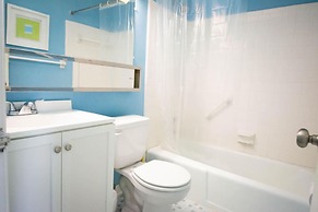 Retro Turtle Reef Condo 1 Block From Beach w Pool