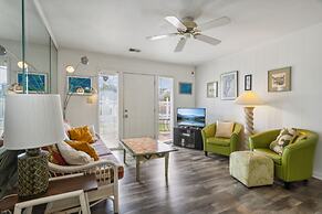 Retro Turtle Reef Condo 1 Block From Beach w Pool