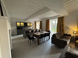 Captivating 5-bed Apartment Near Sion Mills