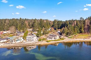 Belfair Beach House in Belfair