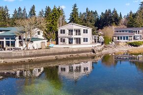 Belfair Beach House in Belfair