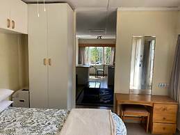 Pristine 1 Bed Cottage in Northern Suburbs - 2222