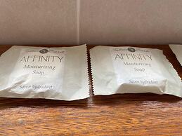 Pristine 1 Bed Cottage in Northern Suburbs - 2222