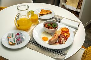 Kamuzi Exquisite Tiny Home Near Airport - 2217