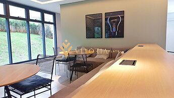 ELEGANCE SUÍTES FREI CANECA