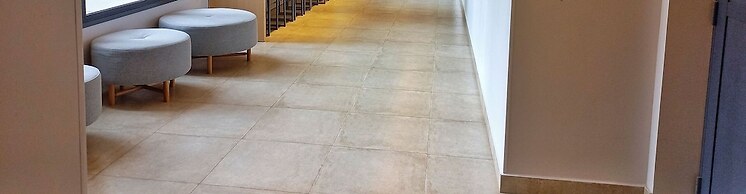 ELEGANCE SUÍTES FREI CANECA