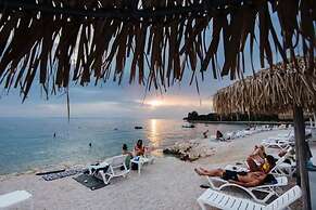 Zados Luxury Residence