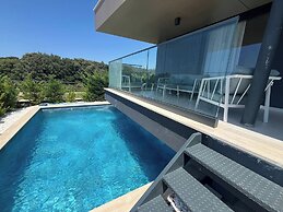 Zados Luxury Residence