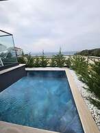 Zados Luxury Residence